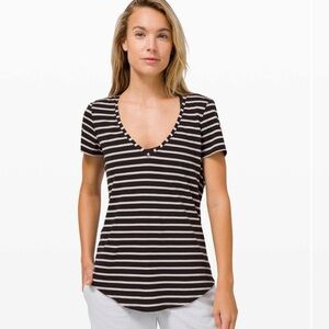 Lululemon Love Tee V Short Sleeve Yachtie Stripe Black Chrome Size 12